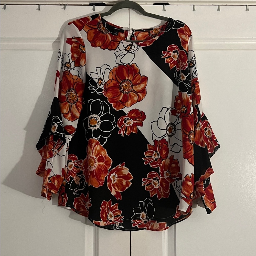 Floral Ruffle Sleeve Blouse